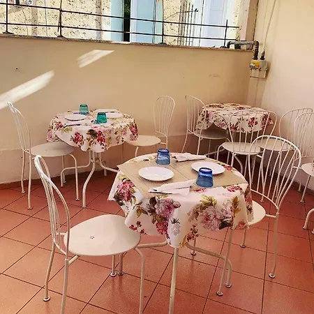 Old Town Bed and Breakfast Μπάρι